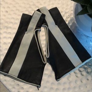 Lauren Urstadt racing stripe fingerless gloves